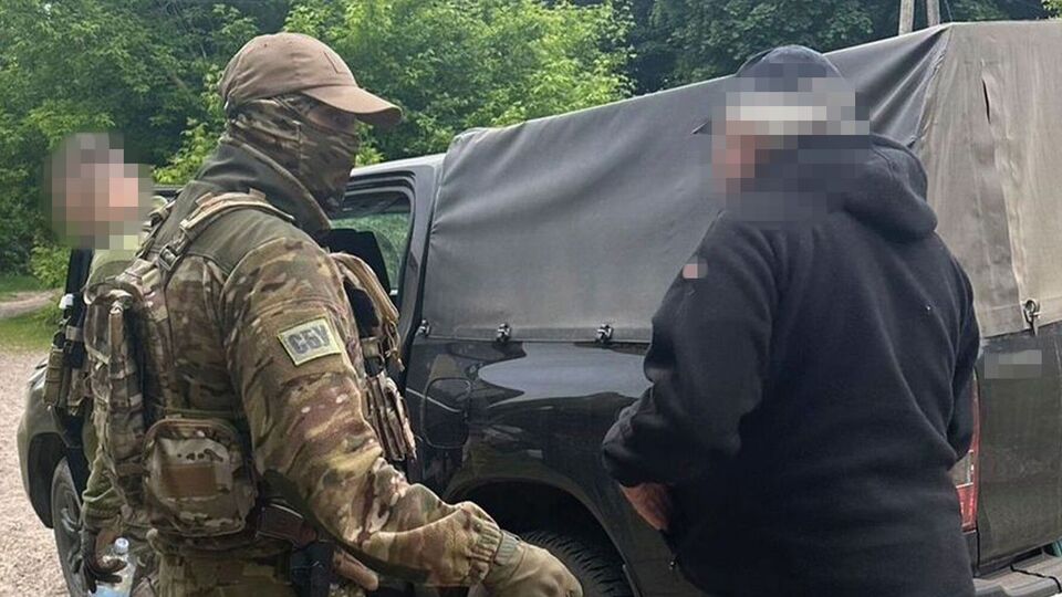 Чоловіка повідомили про підозру в несанкціонованому поширенні інформації про розташування ЗСУ