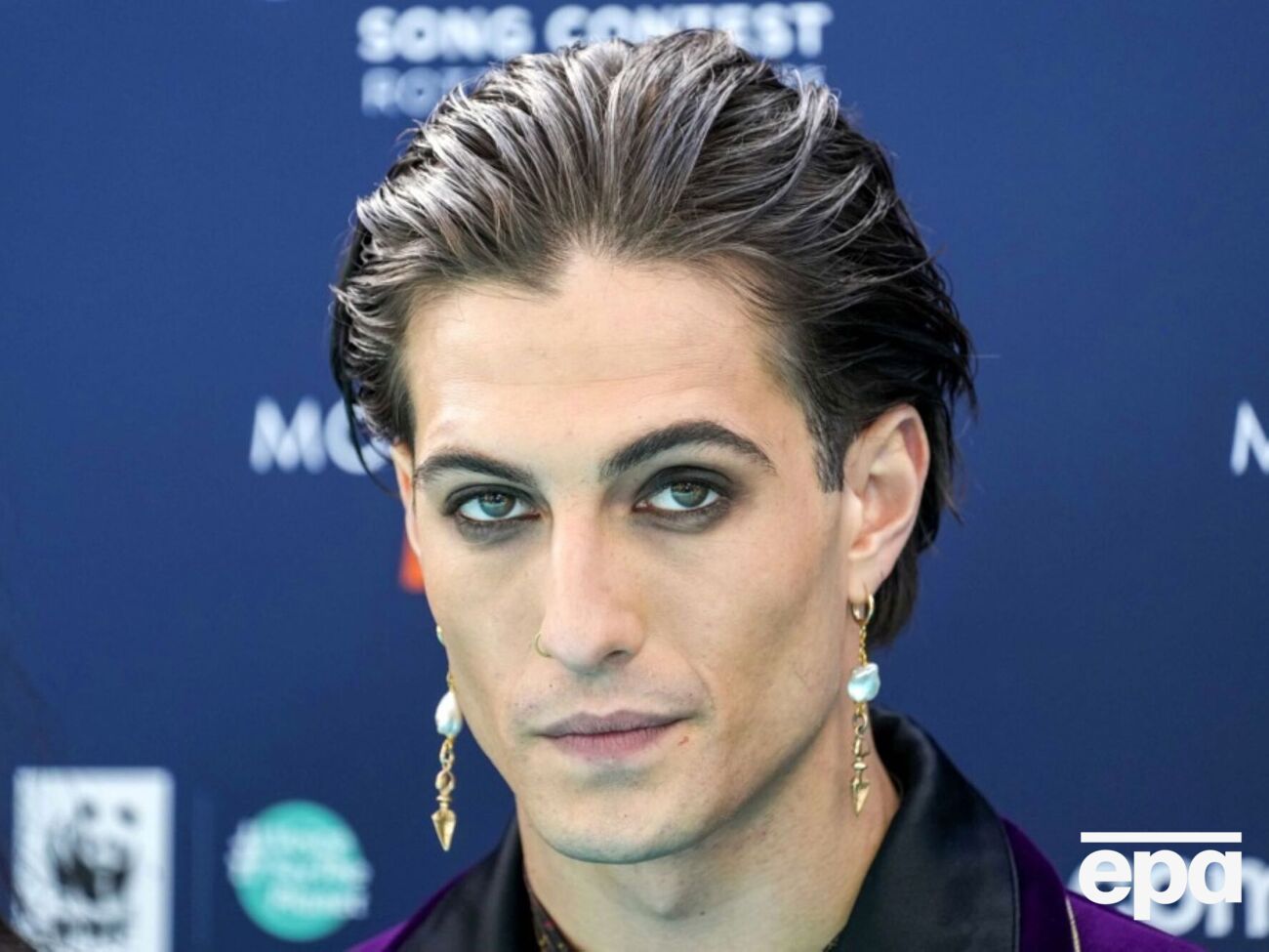 Давид состоит в отношениях с американской актрисой и певицей Дав Кэмерон