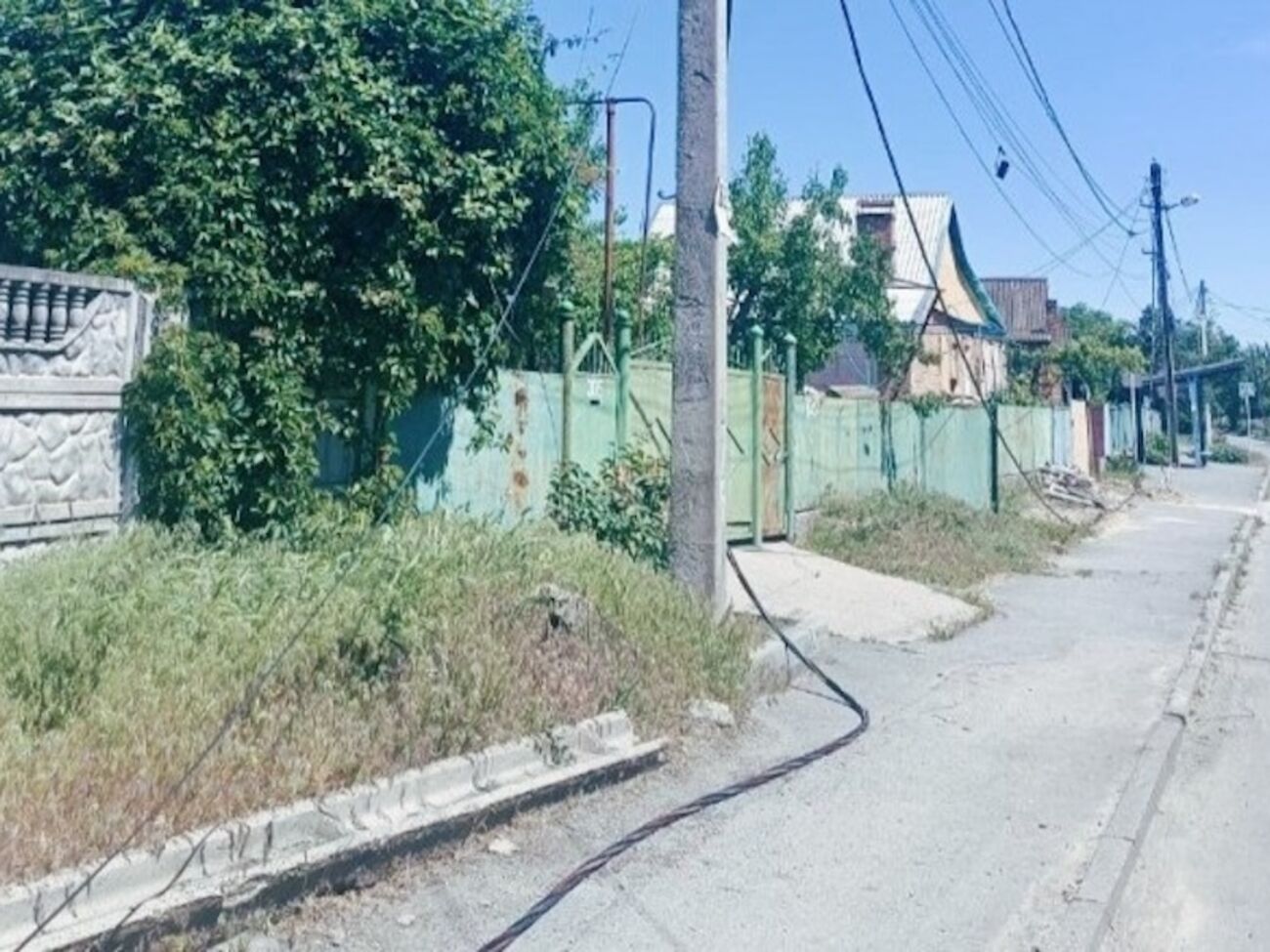 За первые четыре месяца 2024 года энергетики ДТЭК Рината Ахметова вернули свет 2,2 млн семей, которые были без электроэнергии из-за вражеских обстрелов