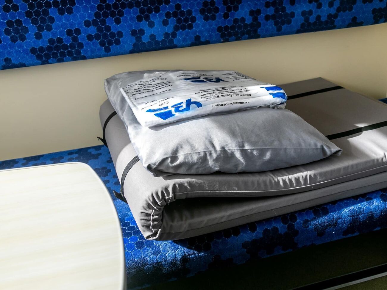 Теперь комплект постельного белья в плацкартных и купейных вагонах будет стоить 80 грн, а в СВ – 120 грн