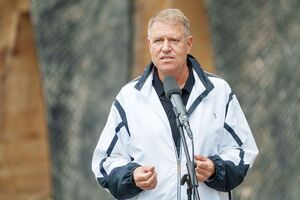 Йоханнис (на фото) отметил, что президент Украины Зеленский "с большим интересом" ожидает решения Румынии по Patriot