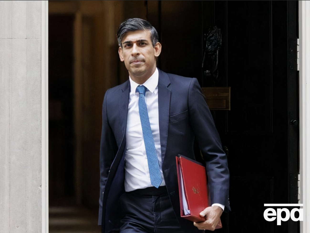 Сунак поговорил с королем Великобритании Чарльзом III о необходимости распустить парламент в преддверии досрочных выборов 4 июля