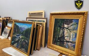 Картины хранились в музее с 2022 года