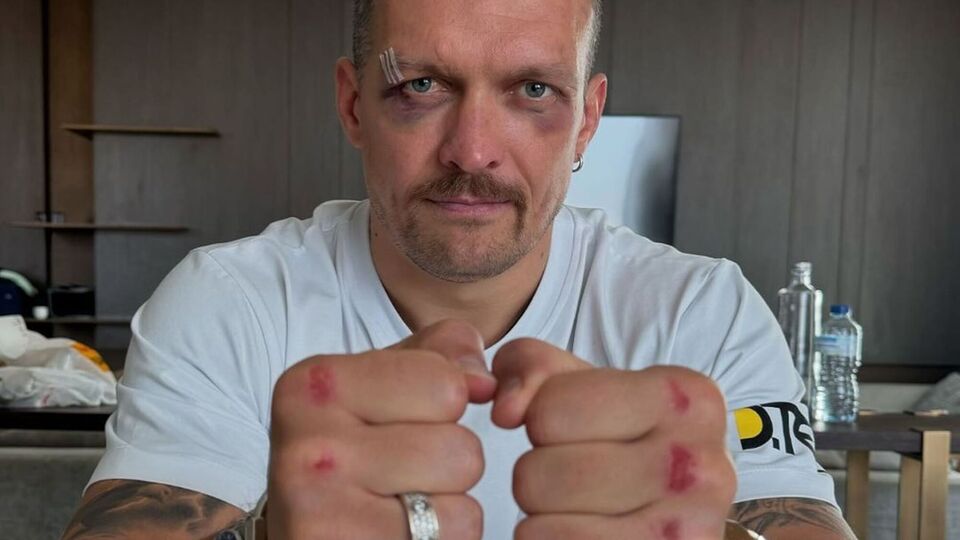 Усик отобрал у Фьюри титул чемпиона мира по версии WBC и стал абсолютным чемпионом мира по боксу