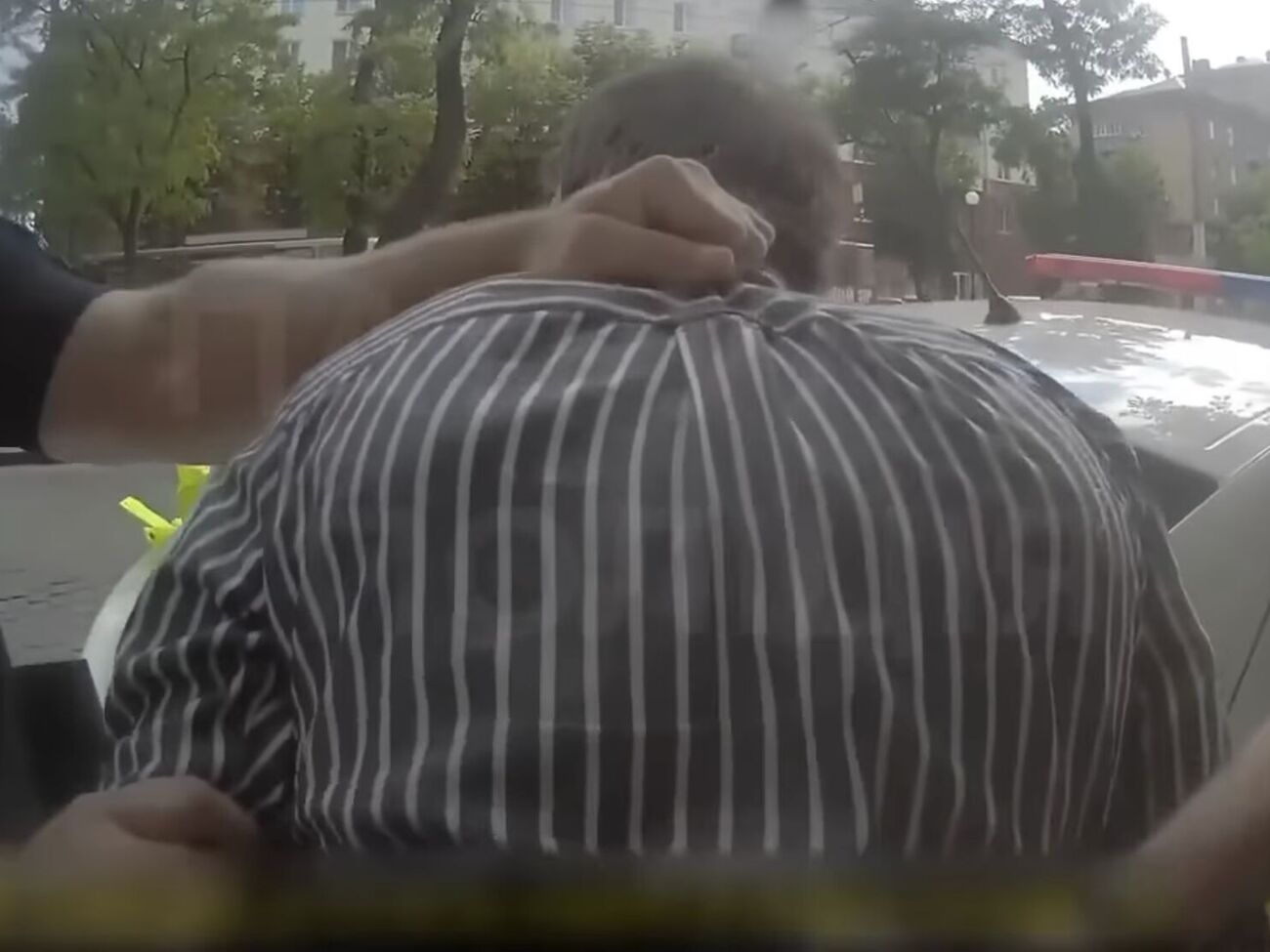 Патрульные полицейские задержали 37-летнего мужчину неподалеку от места происшествия