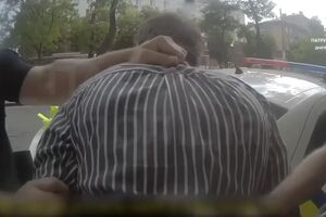 Патрульні поліцейські затримали 37-річного чоловіка неподалік місця події