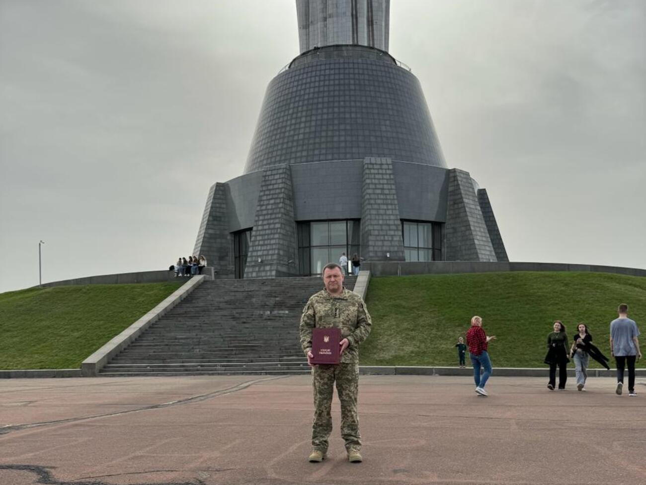 Зеленский присвоил Настенко звание Героя Украины с вручением ордена "Золотая звезда"