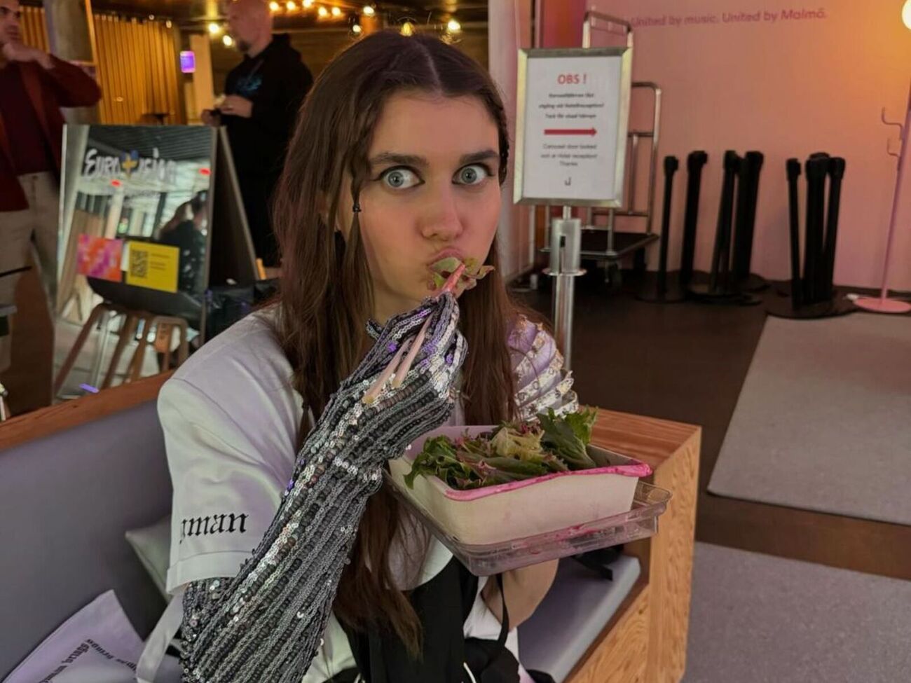 Jerry Heil вместе с alyona alyona суммарно от зрителей и от профессионального жюри получили 453 балла