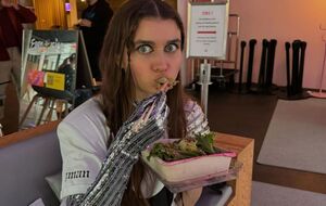 Jerry Heil вместе с alyona alyona суммарно от зрителей и от профессионального жюри получили 453 балла