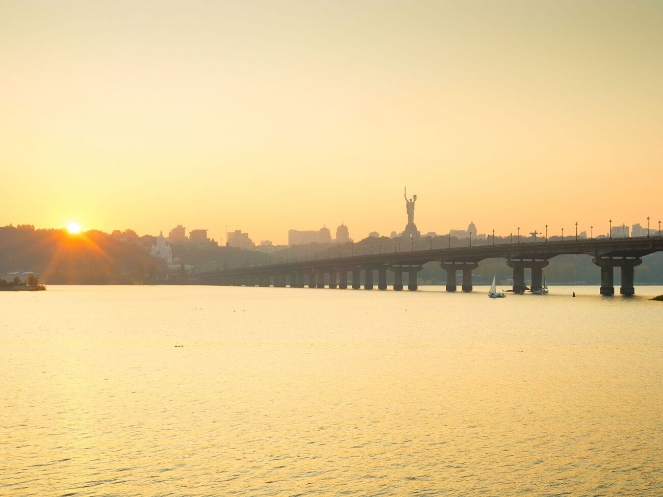 Помощь защитникам Украины реализуют в рамках милитарного проекта "Стальной фронт" Рината Ахметова