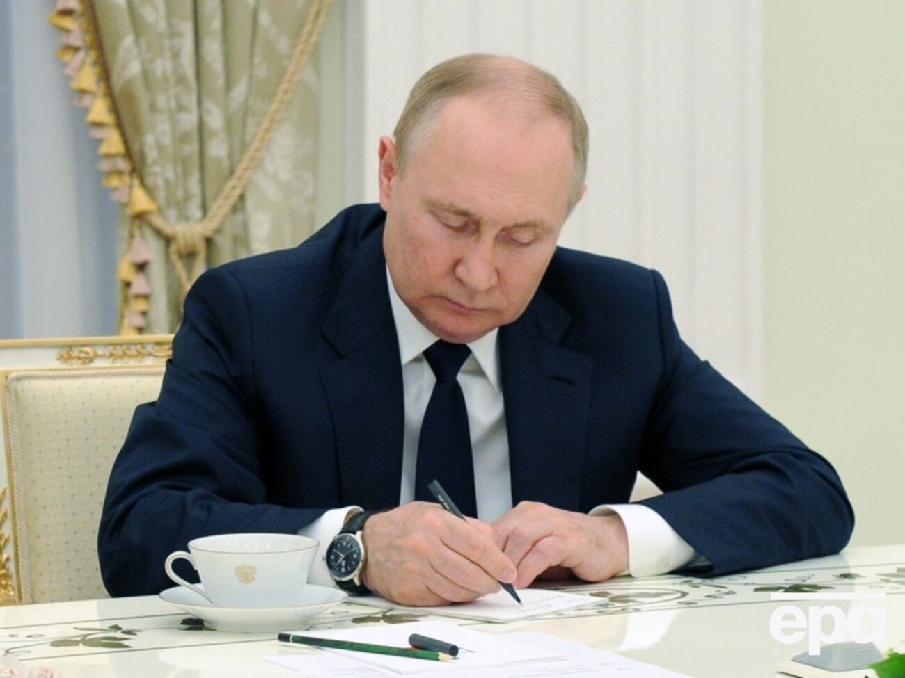 Указ датирован 23 мая