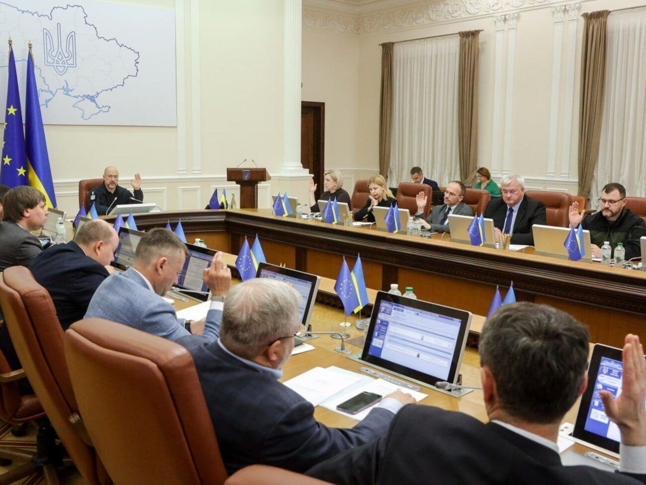 Рішення Кабміну набуває чинності з 16 серпня