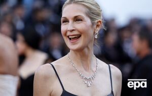 Резерфорд часто носит вещи от украинского производителя