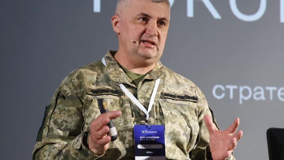 Полковник Череватий (на фото) є кандидатом політичних наук, зазначили в Мінкульті