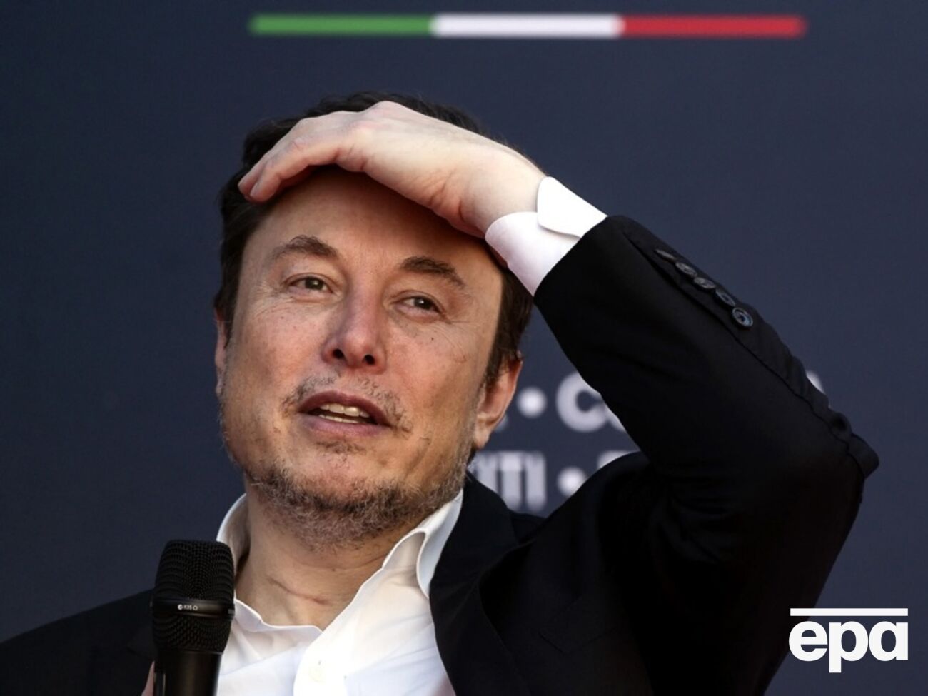 Маск зазначив, що SpaceX бореться з російською РЕБ