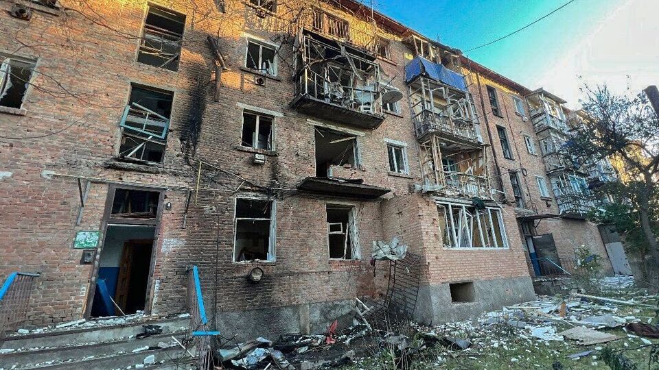 Из квартир поврежденных домов спасатели эвакуировали 40 жителей