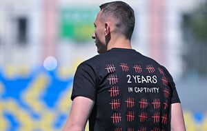 Жест является частью акции FreeMariupolDefenders в поддержку защитников Мариуполя