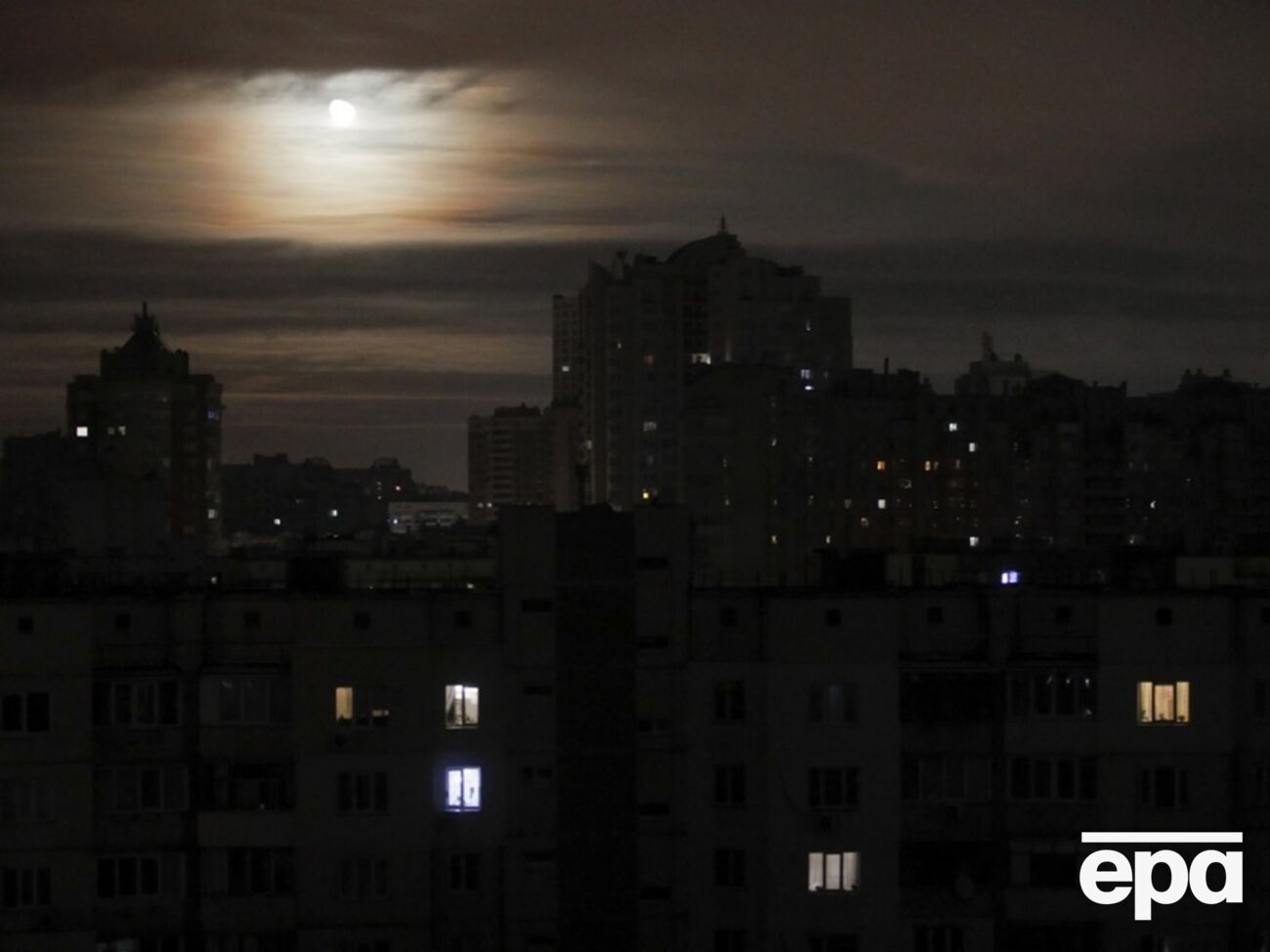 В "Укренерго" повідомили, у які години можуть вимикати світло