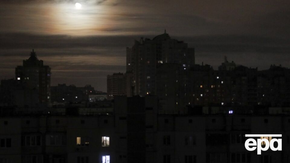 В "Укрэнерго" сообщили, в какие часы могут выключать свет
