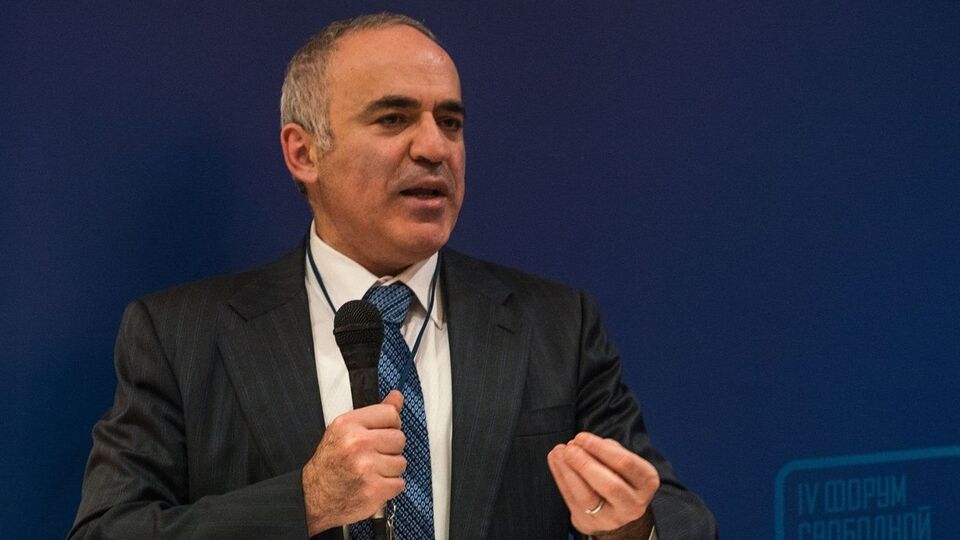 Каспаров прокоментував реакцію на загибель Раїсі
