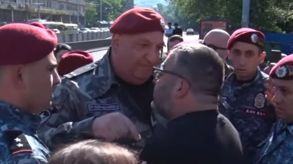 По состоянию на полдень правоохранители задержали 300 митингующих