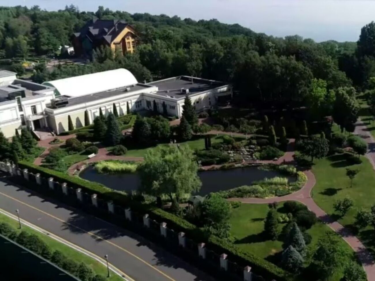 Тарахкотелик отметил, что основной долг парка – за электричество и оплату труда