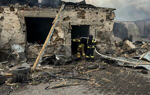 Пожарные ликвидировали пожар, который произошел в результате вражеского удара