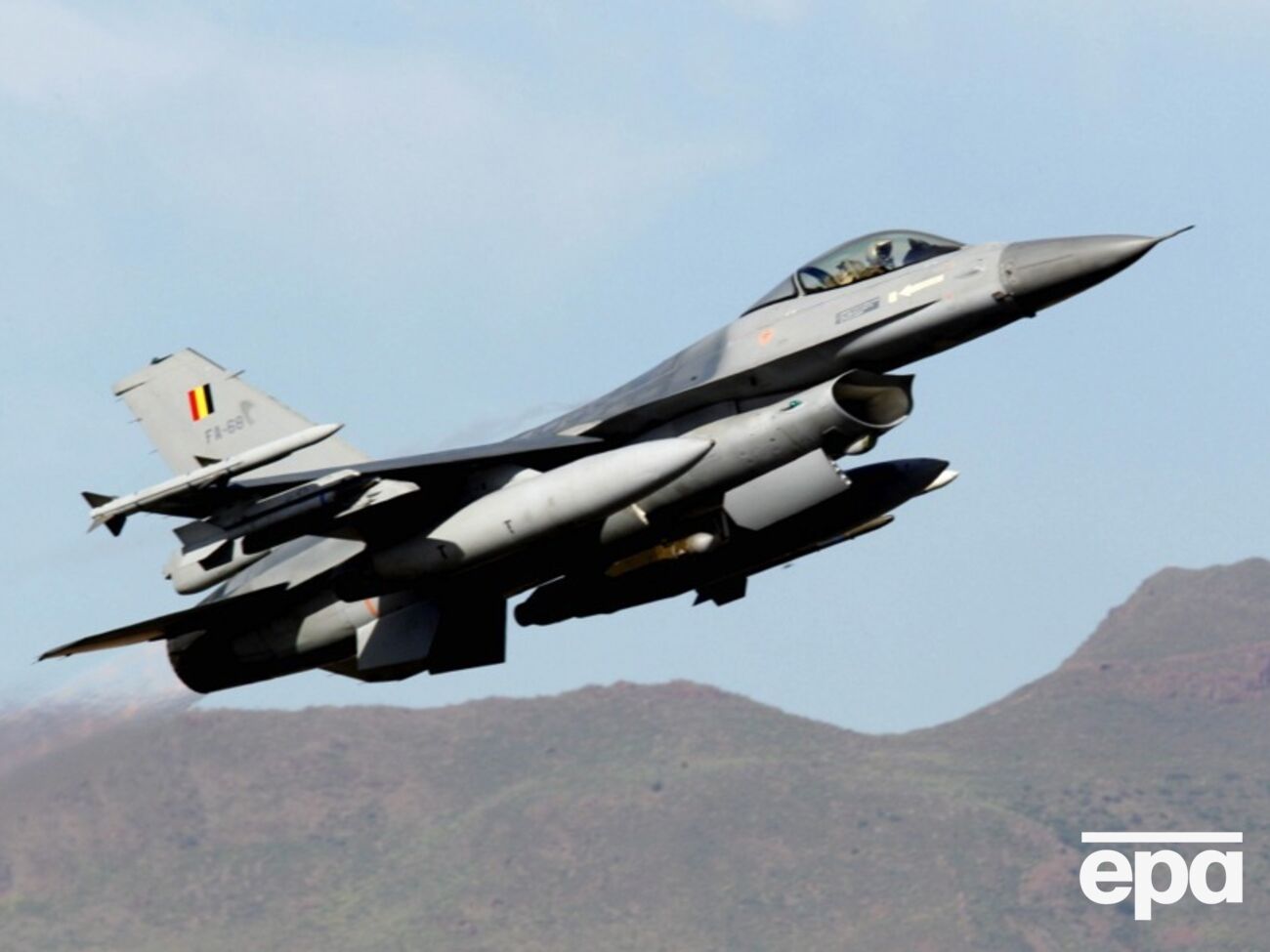 Бельгия взяла обязательство поставить в Украину 30 самолетов F-16