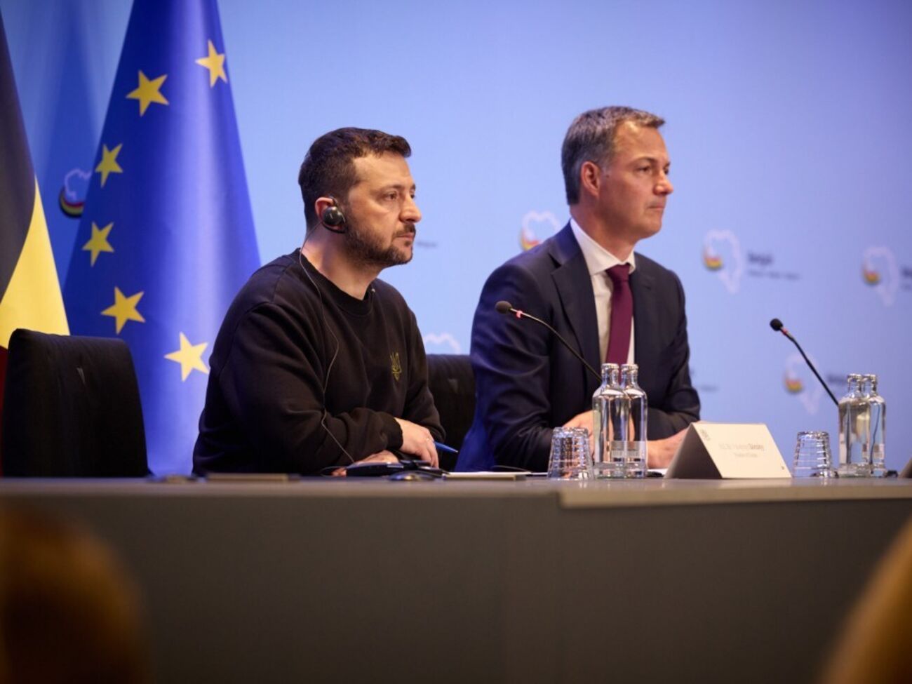 Зеленский призвал поставщиков военной помощи Украине разрешить применять их оружие по российской территории, де Кроо не поддерживает