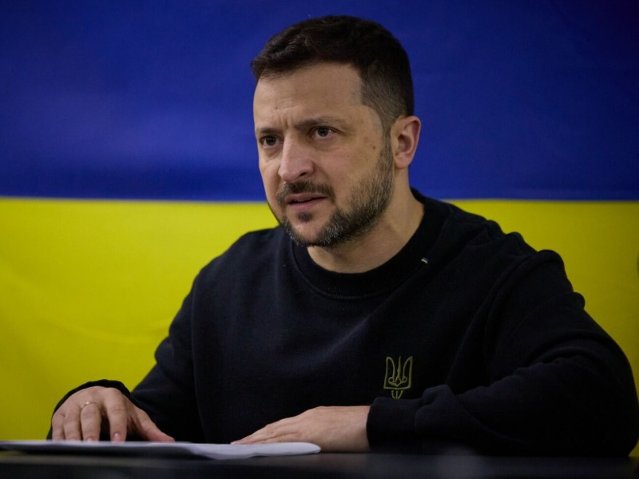 Оружие нужно Украине, чтобы страну не разрушили окончательно и не оккупировали, пояснил Зеленский