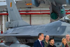 Зеленский увидел F-16, предназначенные для Украины