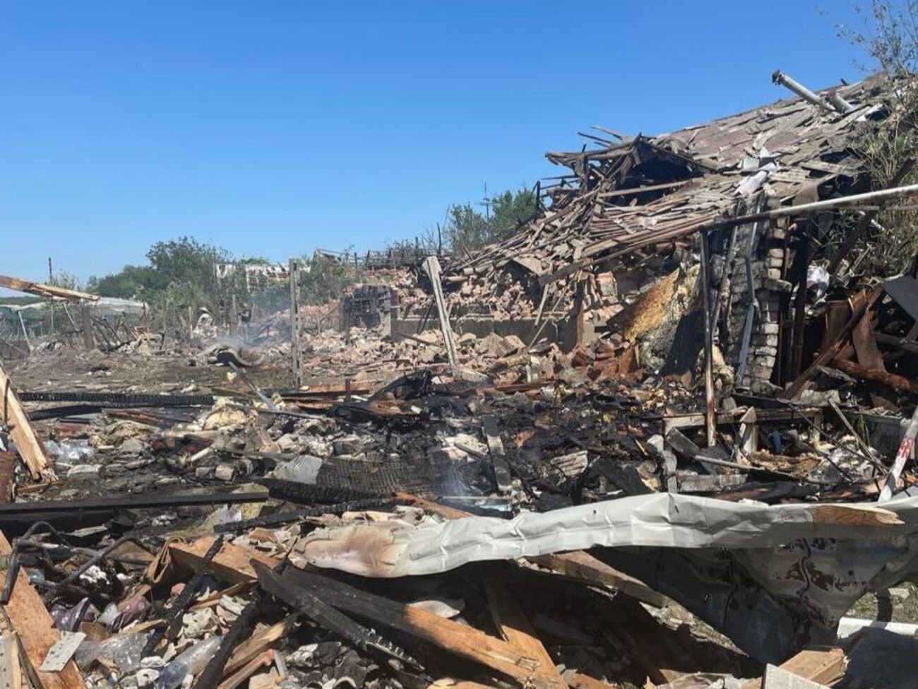 Загалом протягом доби росіяни 17 разів обстріляли населені пункти Донецької області