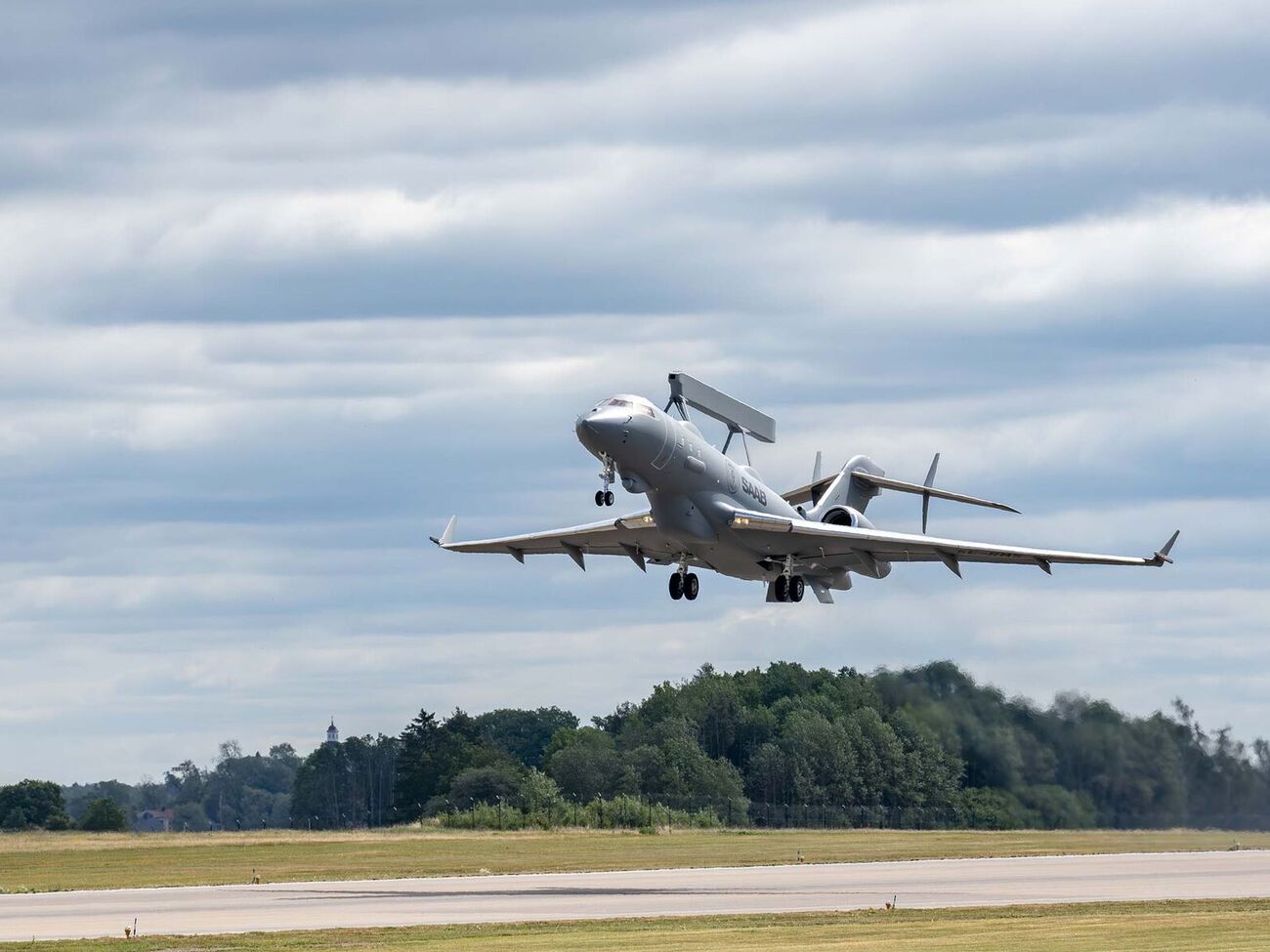 У міноборони Швеції зазначили, що літак ASC 890 дасть Україні "абсолютно нові можливості" та зміцнить протиповітряну оборону країни