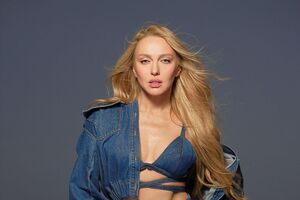 Полякова зняла ролик за лаштунками