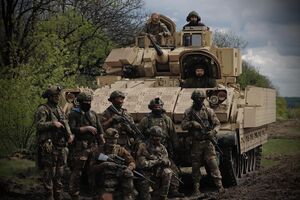 Украинские воины "жестко отвечают на штурмовые действия российских захватчиков, уничтожают врага", говорят в Генштабе