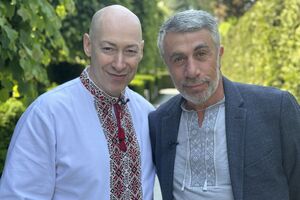 Гордон и Комаровский обсудили ситуацию на фронте и будущее Украины