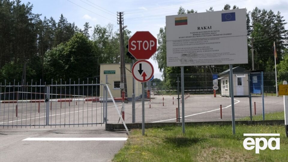 В перечне, составленном с учетом количества, структуры и стоимости импорта сельскохозяйственной продукции и кормов, определены 24 группы товаров