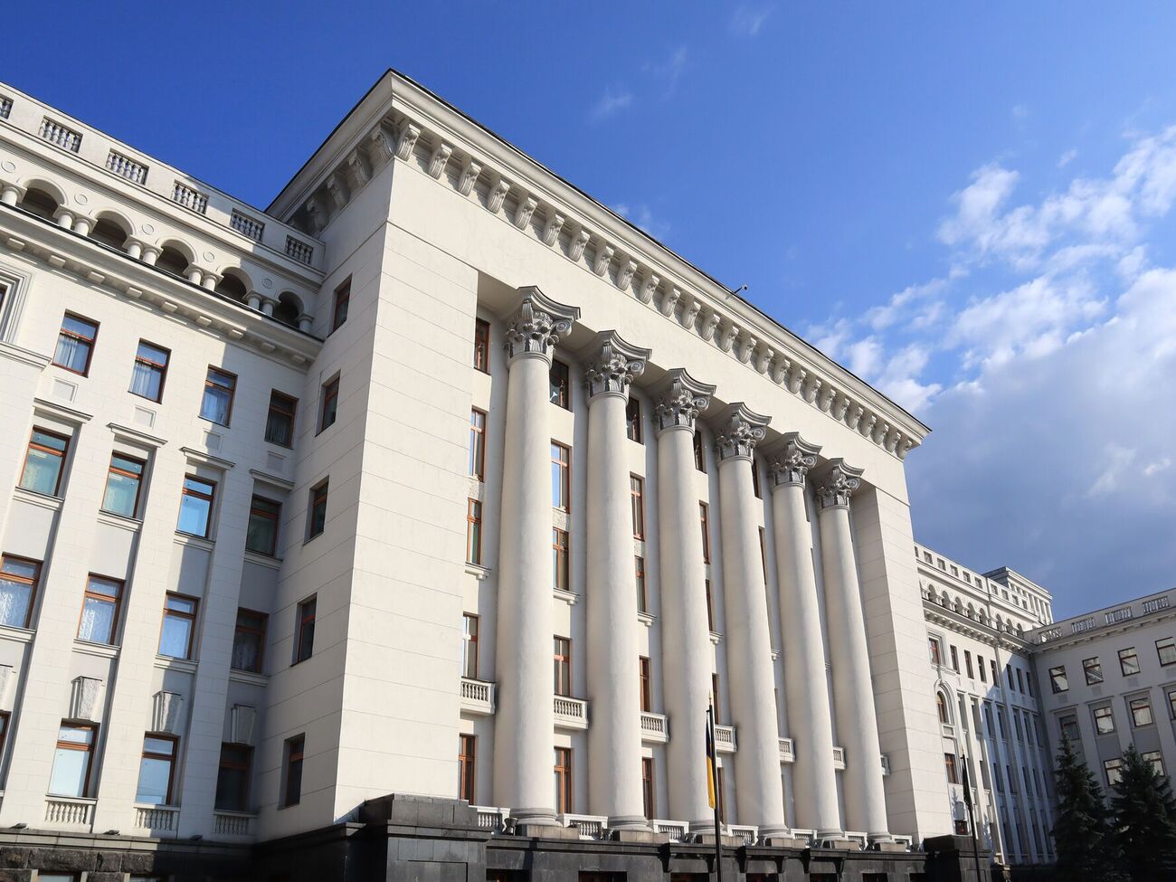 Люди из медийной команды Офиса президента отрицают свою причастность к появлению "темников"