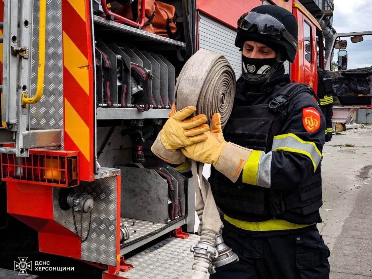 Під Кривим Рогом гасили пожежу, яка виникла після російського ракетного удару