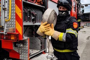 Під Кривим Рогом гасили пожежу, яка виникла після російського ракетного удару