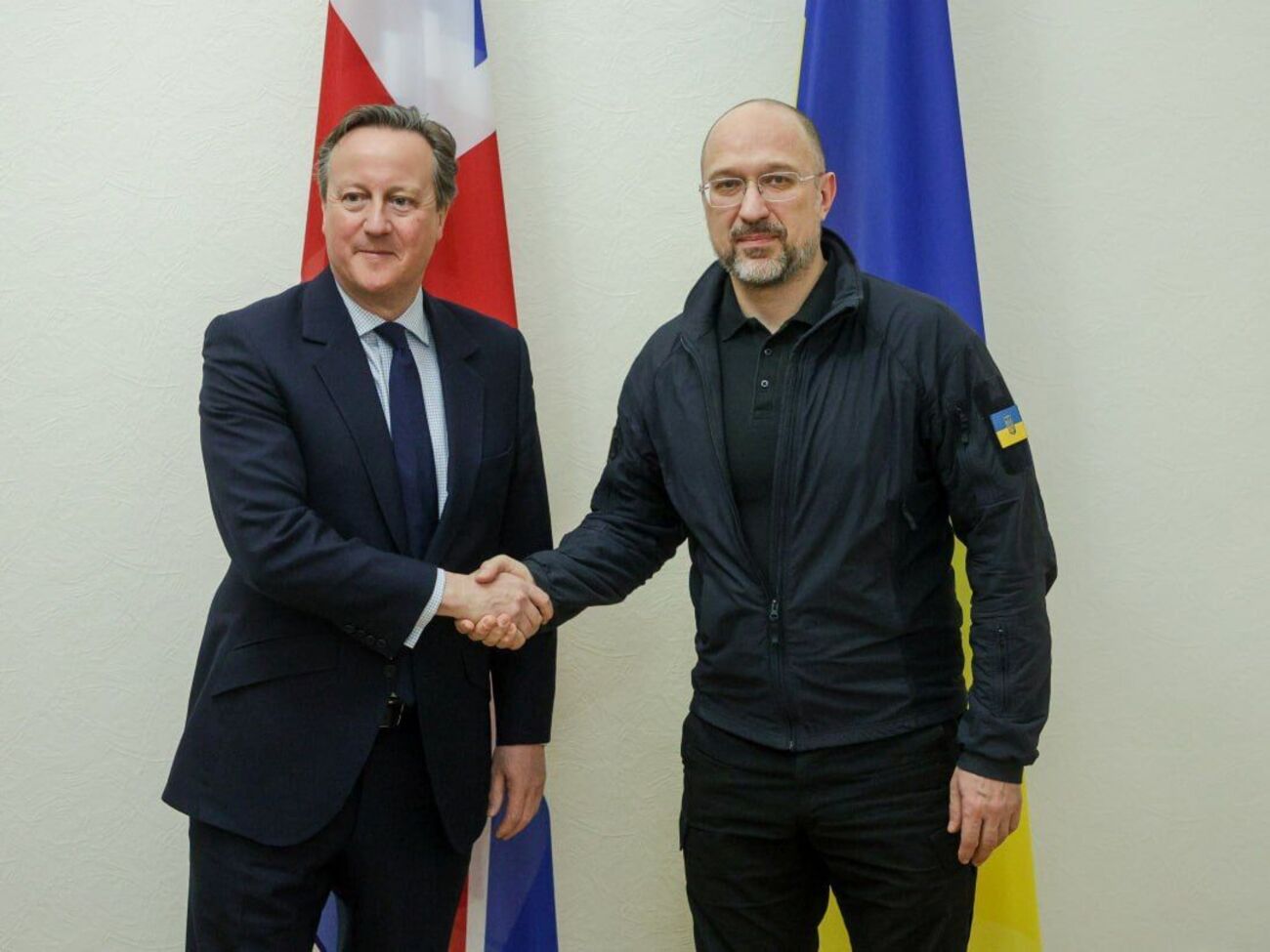 Кемерон і Шмигаль обговорили наслідки воєнної агресії Росії та євроатлантичну інтеграцію України