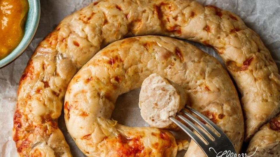 Ковбасу потрібно запікати до золотистої скоринки