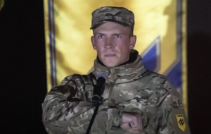 Бойцы "Азова" нуждаются в современном западном вооружении. Но сайт президента Украины дважды отклонил петицию