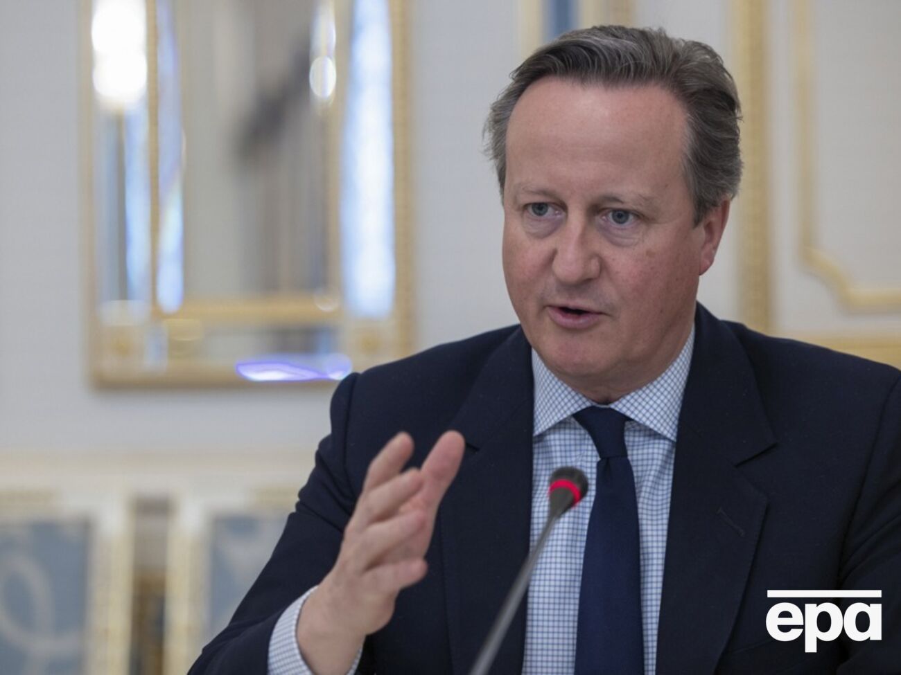 Кемерон: Не думаю, що це правильно, коли солдати НАТО вбивають російських солдатів