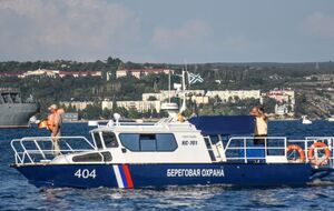 В ночь на 30 мая морские дроны Украины попали в четыре катера оккупантов КС-701 в Крыму