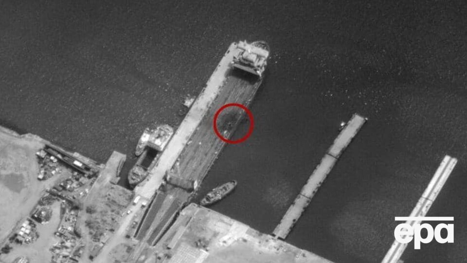 Суттєво було пошкоджено два російські пороми, зазначили в Генштабі ЗСУ