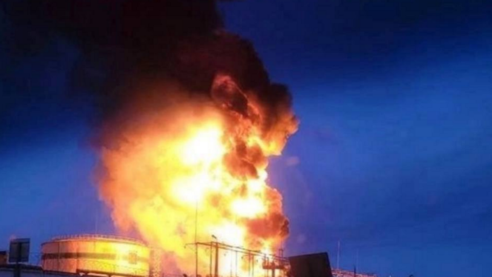 В Краснодарском крае ночью пылала нефтебаза