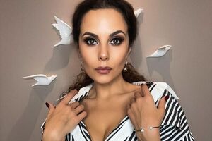 Каменских периодически публикует свои фото без косметики