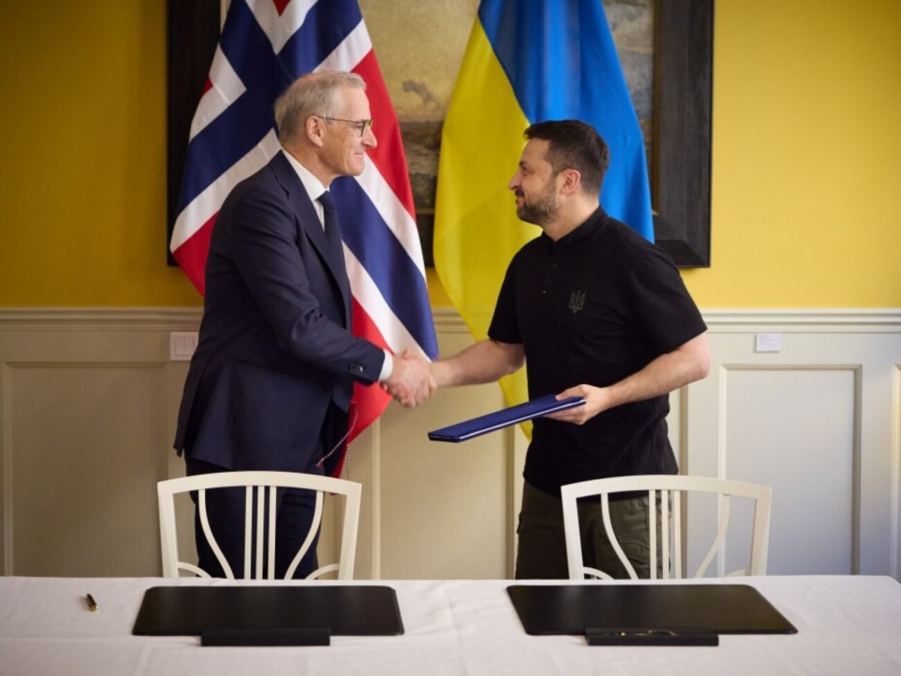 Йонас Гар Стьоре й Зеленський підписали угоду про гарантії безпеки між Норвегією й Україною
