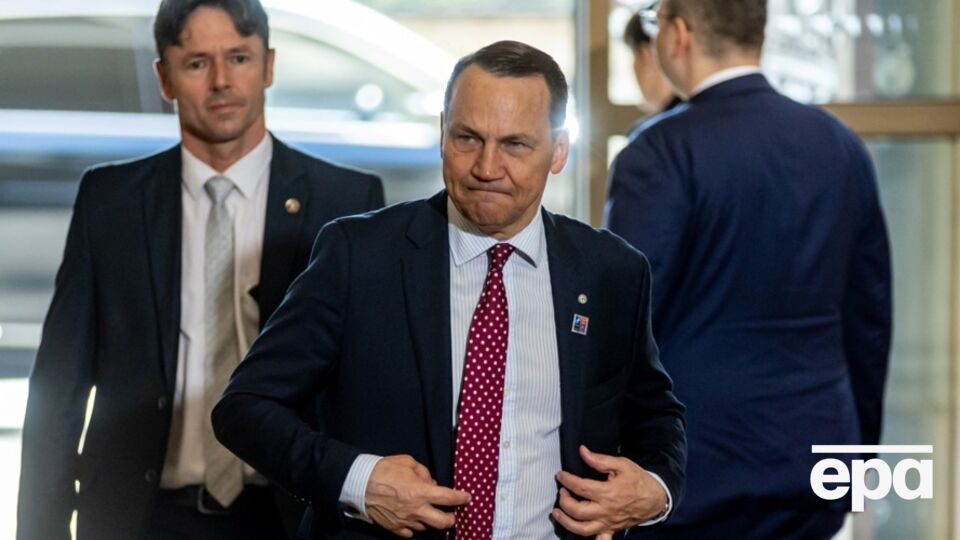 В Польше рассмотрели запрос Киева по обучению украинцев призывного возраста, отметил Сикорский